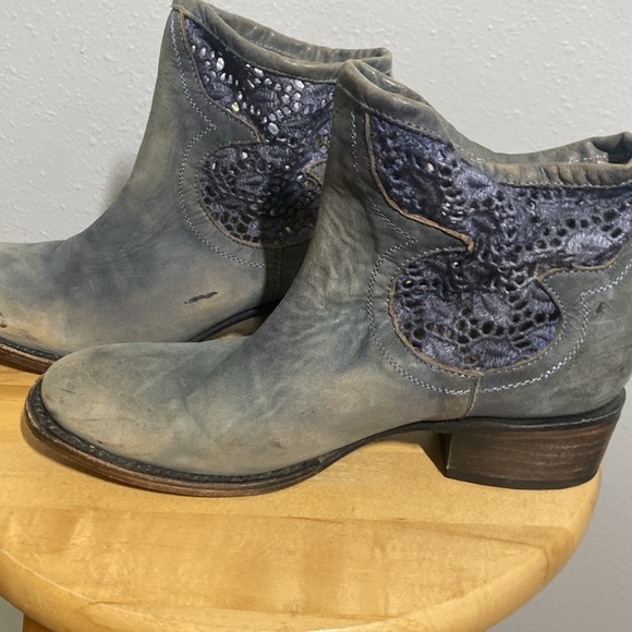 Freebird Blue Gray Leather Ankle Booties - Picture 5 of 9
